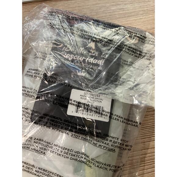 Star Wars Loungefly The Mandalorian Grogu Glow in the Dark Zip Around Wallet NEW - Picture 8 of 9